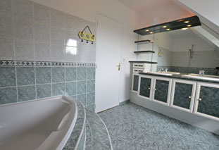 Bad 1. Etage, Bretagne-Ferienhaus in Plévenon Fréhel  Bad 1. Etage, Bretagne-Ferienhaus in Plévenon Fréhel